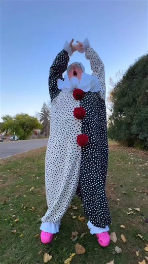 i present to you: the two genders thanks for filming with me @ziz_qd 💛 furby costume made by @justgodlyenough and yes afaik he does have a waitlist open 😂 | Mood Kandi