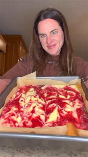 Sarah marie on Instagram: "Raspberry cheesecake brownies! Welcome to my valentines dessert series! Brownies: 1/2 cup unsalted butter (melted) 1 cup granulated sugar 2 large eggs 1 tsp vanilla extract 1/3 cup unsweetened cocoa powder 1/2 cup all purpose flour 1/4 tsp salt 1/4 tsp baking powder Cheesecake: 8 oz cream cheese (softened) 1/4 cup granulated sugar 1 large egg 1/2 tsp vanilla extract Raspberry swirl: 1/2 cup raspberries 1/4 cup granulated sugar 1 tsp lemon juice How to: Start by adding 