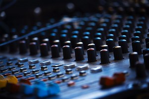 Song Recommendation App using Streamlit and k-Nearest Neighbors