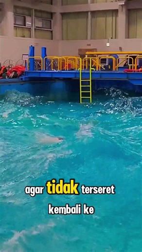 Ekstreme ‼️ Berenang Lawan Ombak Buatan Segila Ini 🏊‍♂️😱 #shortsfeed