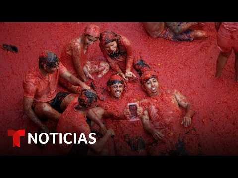 Miles de personas se lanzan tomates durante la tradicional ‘Tomatina’ en España