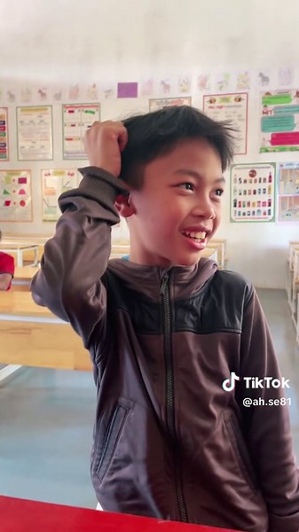 Exploring a Classroom Environment with a Curious Child