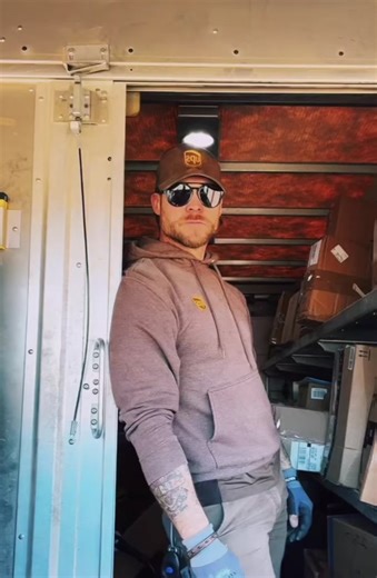 #upsdriver #specialdelivery #fyp #dancing #humor #funnytok