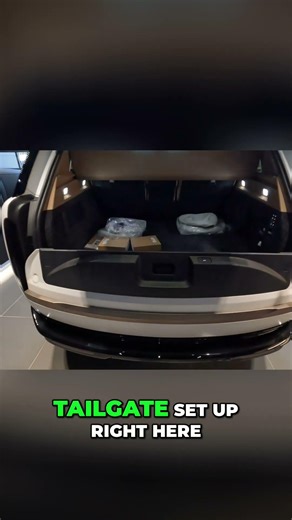 2026 Range Rover SV LWB P615 Split Tailgate Open Remotely & Maximize Cargo Space!
