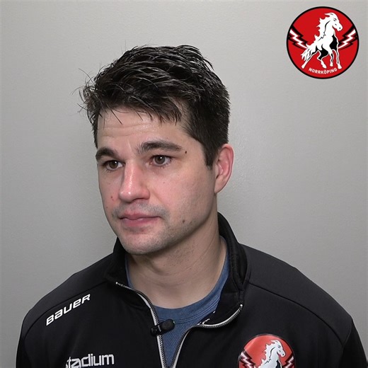 📱 Dramatisk seger inför fullsatt Himpa! 🔥 Vilken match! Hela 4263 på plats fick se en riktig rysare när Hästen tog hem segern med 5–4 efter förlängning! 💪 Moral, karaktär och en stenhård vilja att aldrig ge upp – det här laget visar hjärta! ⚽️ Första målet i Hästentröjan för Colin Smith och matchvinnare i sudden av Emil Öhrwall! 🧊 Colin Smith: “Att spela inför så här mycket folk var speciellt – den största publiken jag varit med om. Det gör det ännu roligare att spela här.” ￼ 🧊 Staffan Lund