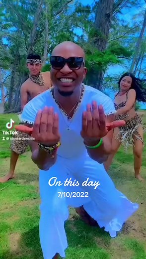 Exploring Roatan, Honduras: A Day in the Life of Livin Sabio Fernández