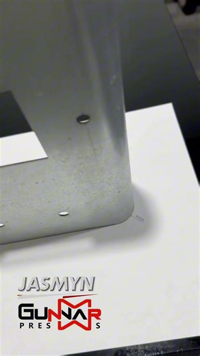 Radius Bending Dies 🌟 Advantages 🔸Protects Surface Finish Provides smoother bending with less risk of scratching or damaging the surface, making it suitable for high-appearance parts. 🔸Enhances Strength and Aesthetics A rounded bend improves the structural integrity of the workpiece and creates a more visually appealing, streamlined look. 🔸Widely Used in Precision Enclosures Commonly applied in the production of home appliance housings, automotive panels, and medical equipment casings where 