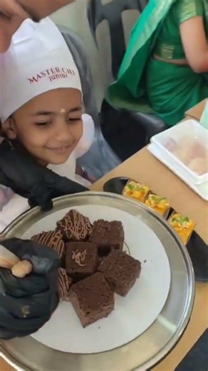 Brownie tower cake design! #kuhucakes_classes #viralvedio