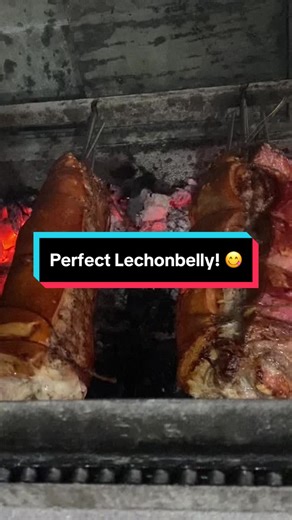 Malutong! Masarap! #charcoalroasted #fyp #tiktokviral #foryoupage #lechon #fypシ゚viral🖤tiktok☆♡🦋myvideo❤️❤️🥰🥰🥰 #lechonbelly #TRENDING #foodlover #fypシ゚viral #tik_tok