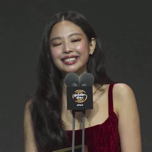 Jennie Expresses Love for BLINK at Golden Disc Awards 2026