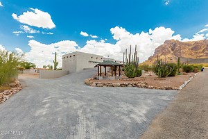 5736 E Singletree St, Apache Junction, AZ 85119 - MLS 6888372 - Coldwell Banker