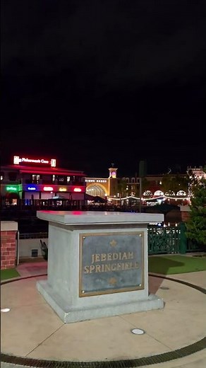 Who stole Jebediah Springfield statue? 🤔 #themepark #universalparks #universalstudios #thesimpsons