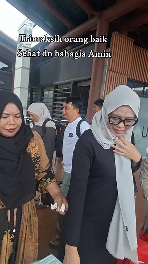 mak pulang dulu cong,sklian antar ibu aida, kau org baik pasti jln. mu allah temukan kebaikn @aidanasilemakmalaysia smpai ketemu lg di kemenangan nya Anak ku wahai org baik