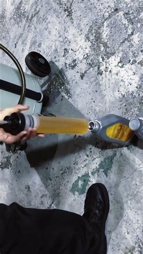 Syringe type oil suction syringe, manual oil extraction pump#carrepair #autorepair #oilchangetool