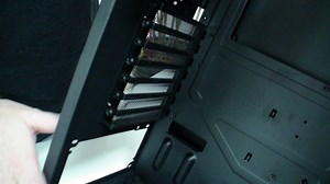 BitFenix Raider computer case exclusive hands-on video preview