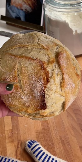 Simple Dutch Oven Bread Recipe | Baking Tutorial