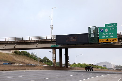 Tsunami waves hit Hawaii, US West Coast after massive 8.8 quake strikes off Russia