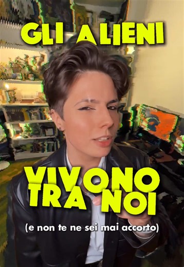 Gli alieni vivono tra noi, mascherati da vicini e colleghi. Vuoi scoprire nuovi manga? ⬆️ seguimi. In questa storia la fantascienza si intreccia al quotidiano con indagini bizzarre, misteri sci-fi e commedia drammatica. Un po' DanDaDan, ma più incentrato sulla quotidianità. 📌 Cosmos Genere: Sci-fi, Commedia Drammatica, Mistero #Seinen Dove comprarlo: disponibile in librerie e online da @Edizioni BD / @jpopmanga Prossimo volume (Vol. 3): in uscita 14 gennaio 2026 #Cosmos #SciFiManga #Fantascienz