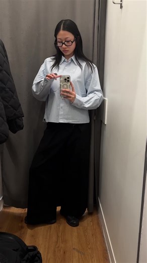 Exploring the Perfect Boxy Cropped Shirt from Uniqlo