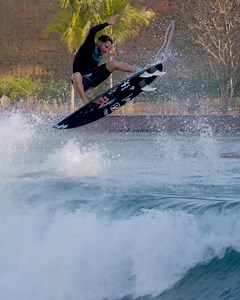 Italo Ferreira surf session to PerfectSwell, a wave pool in Boa Vista, Brazil. 📼 18-min full edit: https://nobodysurf.com/perfectswell-boa-vista-brazil-raw-days/ 🎥 Bruno Zanin #nobodysurf #surfing | NobodySurf
