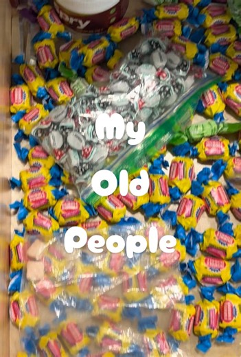 Imagine you have like 9 drawers total in your kitchen. What are you putting in them? An entire drawer just for bubblegum? Whatever floats your boat. #boomer #bubblegum #oldpeopleontiktok #doublebubble