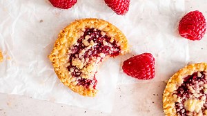 Raspberry Crumble Cookies