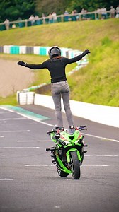 Stand up 🔥 Dafy Moto Kawasaki France Officiel Michelin Motorcycle Circuit de Charade Bowtex | Sarah Lezito