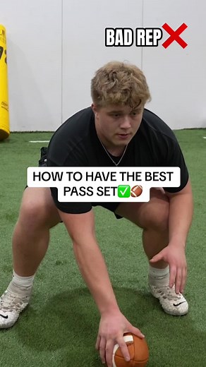 Never lose a 1 on 1 Pass Protection rep as an Offensive Lineman🏈✅ It's all about footwork and pad level‼️ Offensive Line drills, workouts, nutrition, recruiting and more in the 5⭐️ Football Package OLine Edition🔥 LINK IN BIO #oline #offensiveline #football #fb #olinedrills #olineworkout #passset #sack #hsfb #cfb #d1football #d1fb #5starfootballpackage #fyp #fbtok