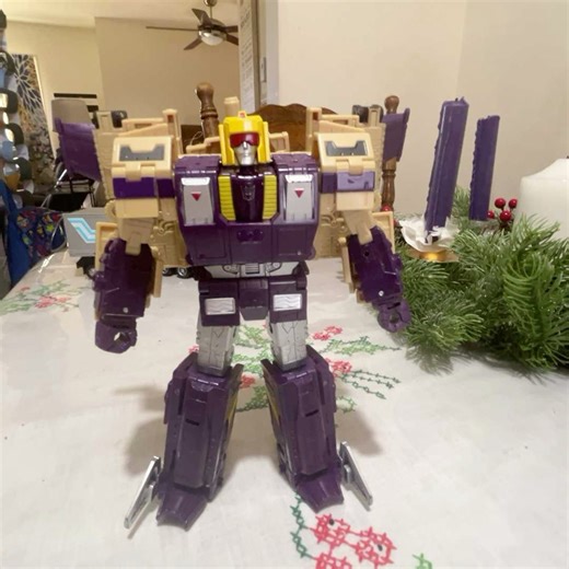 Transformers g1 Blitzwing transformation stop motion