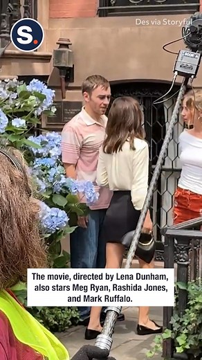 Natalie Portman shows off her acting skills in new rom-com in NYC. | storyful