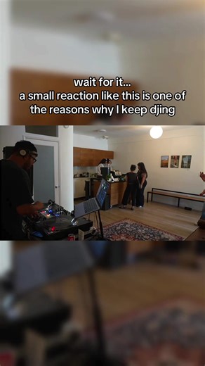 strangers are cool people too #oliviadean #silksonic #dj #blend #fyp | olivia dean