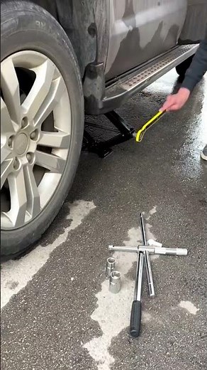 🚗🔧 Labor Saving Scissor Jack Ratchet Wrench — Change Car Tires Faster Than Ever!