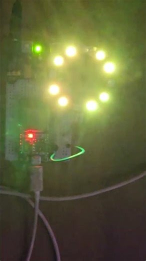 Olha o que esse ESP32 faz com LEDs RGB