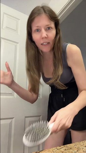 the boar bristles + nylon dual bristle paddle brush that everyone has been using!? 🫨 detagles