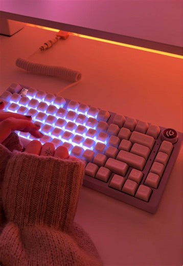 One of my favorite mechanical keyboards🤍 Base: @leobog_kb Hi75 Switch: Leobog Nimbus Linear V3 Keycaps: @Womier Keyboard Jade Keycaps #mechanicalkeyboard #keebtok #typingasmr #thockykeyboard #creamykeyboard