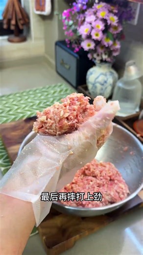 Learn to make lotus root balls in one minute learned to set up a stall directly. Cheng