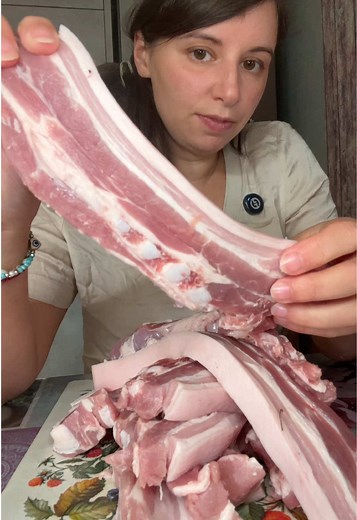Schweinebauch schneiden: Vorsichtig 2,5 kg richtig zubereiten