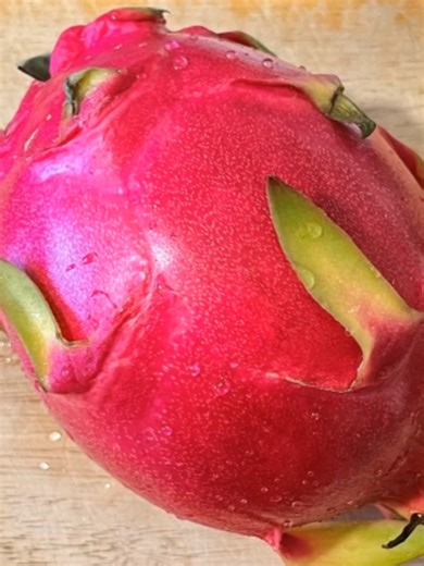 2026/01/09 ◆【台湾ドラゴンフルーツ 火龍果 試食】 ●台湾スーパードラゴンフルーツ試食、日本人好きな良い香りで、さっばり甘さ12.9度 日本にもこんなレーベル栽培が出来れば、栽培拡販可能でしょう。 ●もう一枚写真は実家栽培した台湾人好きな糖度17.1、赤い品種です。 個人的に、甘い過ぎて、良くないかな、、 ●分享照片内容 台湾スーパードラゴンフルーツ Mirai-Biotech(台灣未來農業) 陳美智 總經理886-921-369-621 黄仲竾 營業推廣組長886-908-991-252 E-Mail: miraibiotech@gmail.com 謝謝您的支持 未来バイオテックジャパン 陳奕元 代表 日本携帯 81-90-8203-4257 E-mail: miraibiotech@gmail.com Line ID: 09082034257 #MiraiBiotech #未来バイオテックジャパン #先端農業ライフサイエンス #台灣未來農業 #精準農業生物科技 #Miraibiotech未來農業生技 #先端農業養液栽培陸上養殖地方創生討論區 https://www.fa