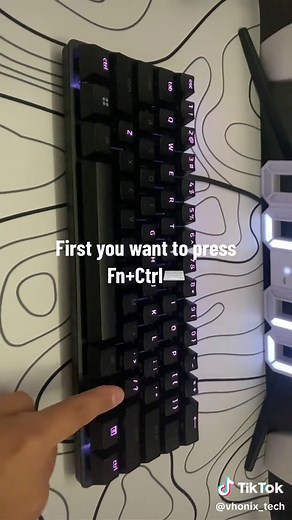 How to change the colour of your Razor Huntsman Mini