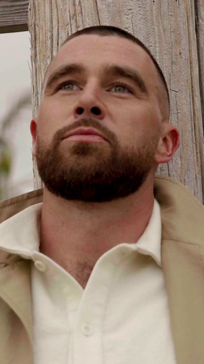 Much love to @Vanity Fair for featuring me in their latest issue 🤙🏻