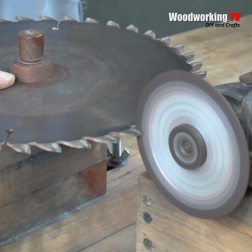 3.7M views · 14K reactions | Genius ideas in sharpening table saw blade with DIY sharpening JIG | Woodworking TV | Facebook