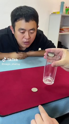 Simple trick#foryou #everyonecandoit #showtime #magician #magictrick #havingfun #tiktok#viral