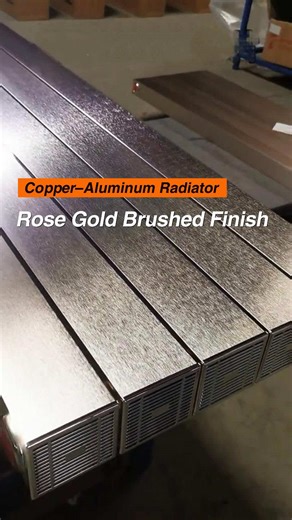 ✨Copper–aluminum composite radiator with a rose gold brushed metal finish. Lightweight yet durable, designed for fast heat-up and high heat output. Low water content means quicker response and better energy efficiency. A sleek designer radiator, perfect for modern interiors where performance meets style. #алюминиевыерадиаторы #aluminumradiator #copperradiator #designerradiators #дизайнерскиерадиаторы