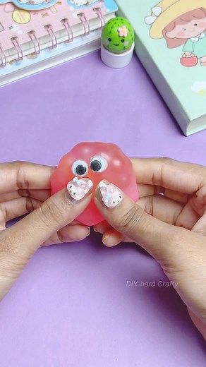 Squishy Stress Ball DIY 💗 | DIY-hard Crafty