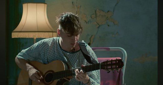 Rapper Ren draws fans with lyrics about mental and physical health struggles