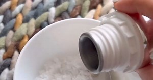 How to Use Baking Soda to Clean a Rug Quickly & Effectively