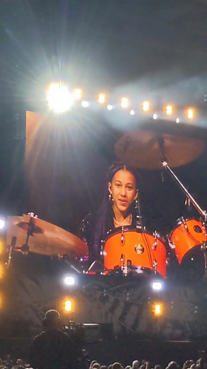 12-Year-Old Nandi Bushell Performs 'Learn To Fly' with Foo Fighters | Taylor Hawkins Tribute Concert