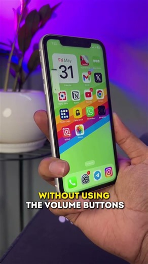 iPhone hidden button 📱 Save and share with your friends 🙌🏻
