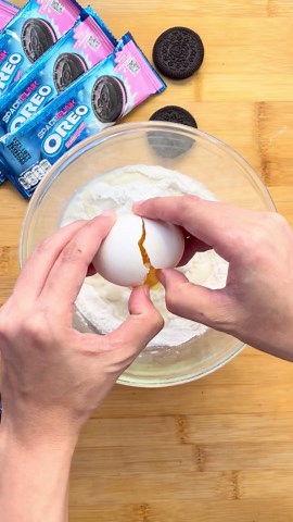 Deep Fried Oreos – Crispy, Gooey, and Totally Addictive!