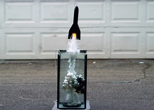 Launching a Model Rocket Underwater is as Cool as it Sounds